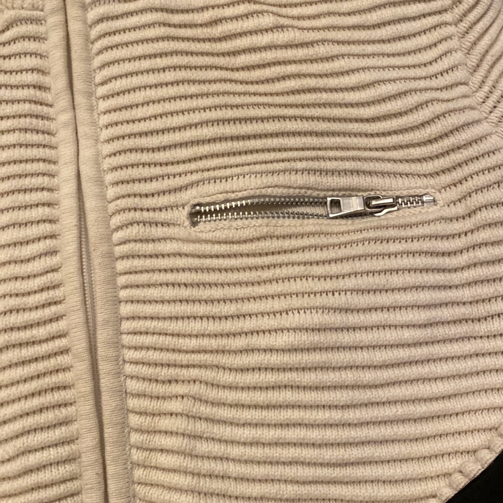 Sweater/Jacket - Picture 2 of 4